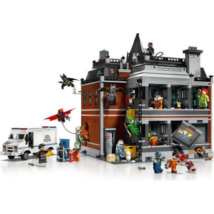 Конструктор LEGO DC Batman 76300 Лечебница Аркхем