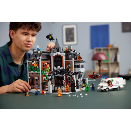 Конструктор LEGO DC Batman 76300 Лечебница Аркхем
