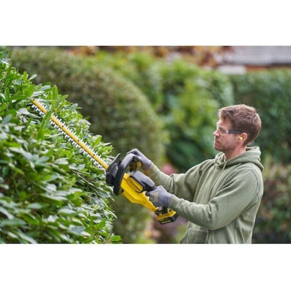 Кусторез Stanley SFMCHT655M1 (с 1-им АКБ)